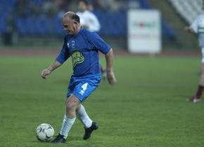 Nae Ungureanu va fi înmormântat lângă Ilie Balaci, la Craiova