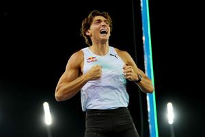 Armand Duplantis l-a învins pe Emmanouil Karalis după un concurs istoric la Zurich