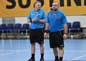 FRH i-a sancționat drastic pe arbitrii din duelul Gloria Bistrița – CSM București: „Greșita aplicare a regulilor de joc”