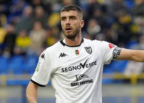U Cluj l-a găsit pe înlocuitorul lui Coubiș » Vine din Italia și are 26 de meciuri în Serie A