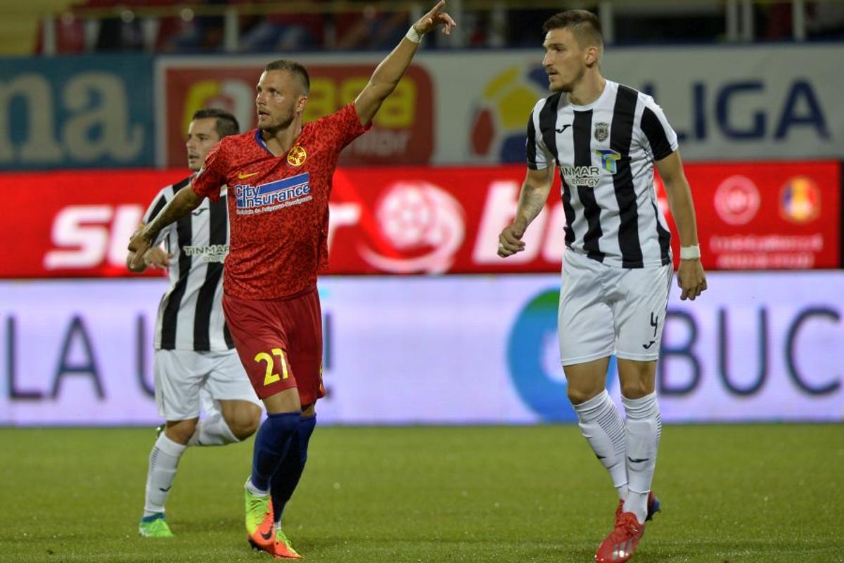 CLINCENI - FCSB // FOTO A fugit din țară! Dat dispărut la FCSB, Lukasz Gikiewicz se relaxează la plajă