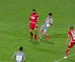 Faza posibilului penalty din Dinamo - UTA // foto: captură Digi Sport