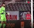 În timpul meciului dintre Dinamo și UTA, încheiat cu victoria arădenilor, 1-0, Look Sport, unul dintre posturile TV care a transmis meciul, a comis o gafă de zile mari. Captură @ Look Sport