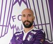 FC Argeș i-a prezentat pe Iasmin Latovlevici și Kehinde Fatai // foto: Facebook @ Fotbal Club Arges Pitesti