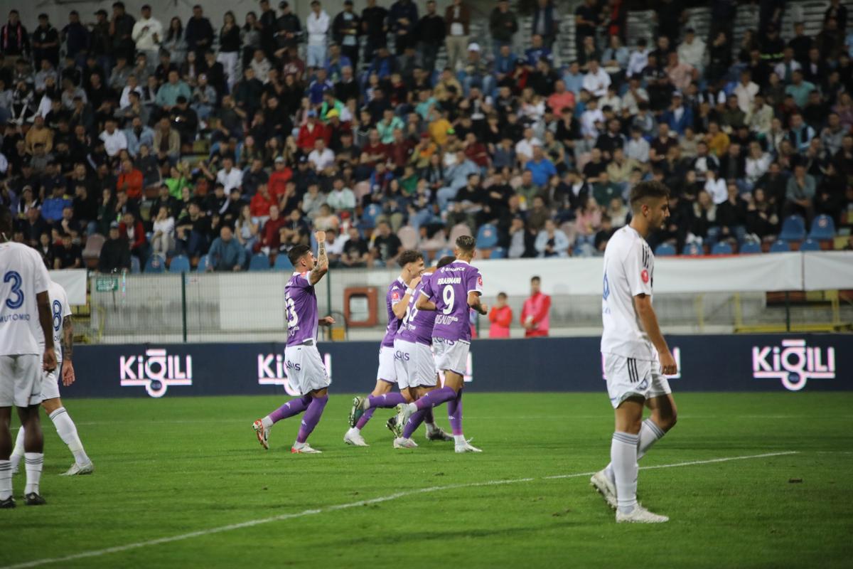 FC Botoșani - Rapid 1-3 » Rezervele lui Bergodi s-au impus confortabil în Moldova, la debutul în grupele Cupei României Betano