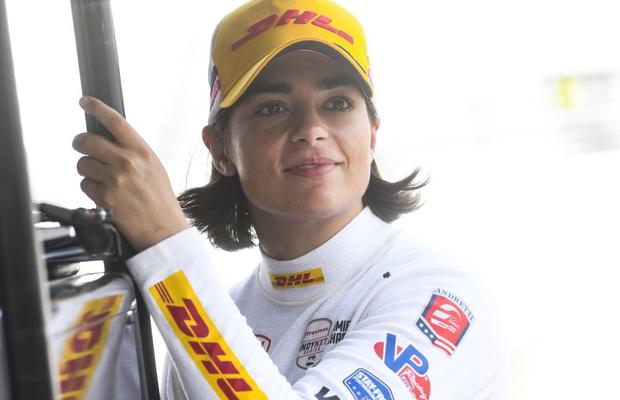 O echipă a cerut să participe în Formula 1 cu un pilot femeie. Ce răspuns a primit