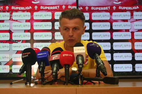 Foto: Ovidiu Burcă înaintea duelului cu Oțelul Galați