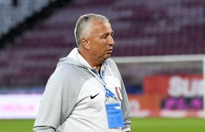 Dan Petrescu n-a avut milă de un fotbalist de la CFR Cluj: „Nu știu unde s-a grăbit, greșeli mari de tot!” + ce le-a transmis fanilor care i-au cerut demisia