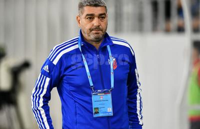 Detaliul incredibil surprins de fotoreporterul GSP la Dinamo - Botoșani » Ce apare pe legitimația lui Ciobotariu