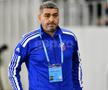Detaliul incredibil surprins de fotoreporterul GSP la Dinamo - Botoșani » Ce apare pe legitimația lui Ciobotariu