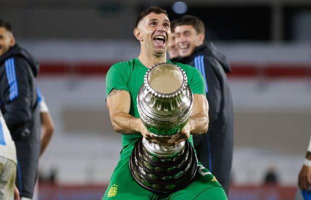 Fost campion mondial dă de pământ cu Emiliano Martinez: „Are nevoie de un psihiatru”