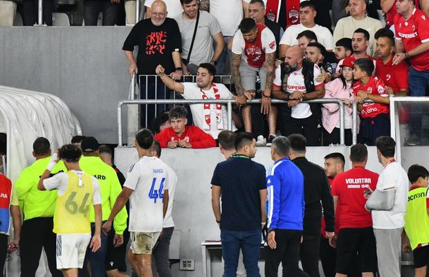 Nu s-a văzut la TV » Haos imediat după Dinamo - Botoșani: ce s-a întâmplat pe „Arcul de Triumf”