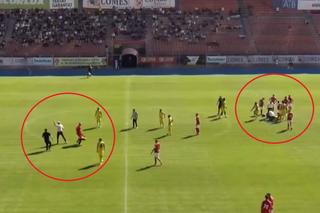 Scene revoltătoare în Liga 2 din România » Peste 3 minute pentru ca doctorii să ajungă la fotbalistul căzut pe teren: medicii au luat-o la fugă, fără ambulanță