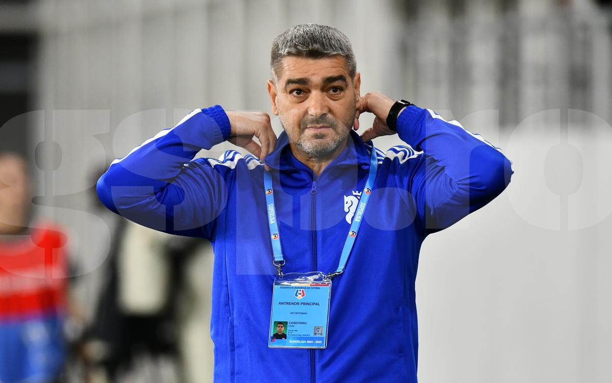 Detaliul incredibil surprins de fotoreporterul GSP la Dinamo - Botoșani » Ce apare pe legitimația lui Ciobotariu