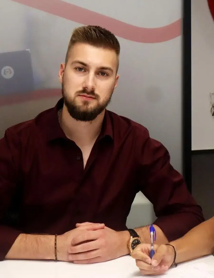 Rareș Pop e impresarul care a agitat apele în culise în tranzacția pentru Alexandru Pop Lovitură de teatru în transferul lui Alexandru Pop la Dinamo: „Chiar ne crede tâmpiți?” + Propunerea stupefiantă lansată în culise