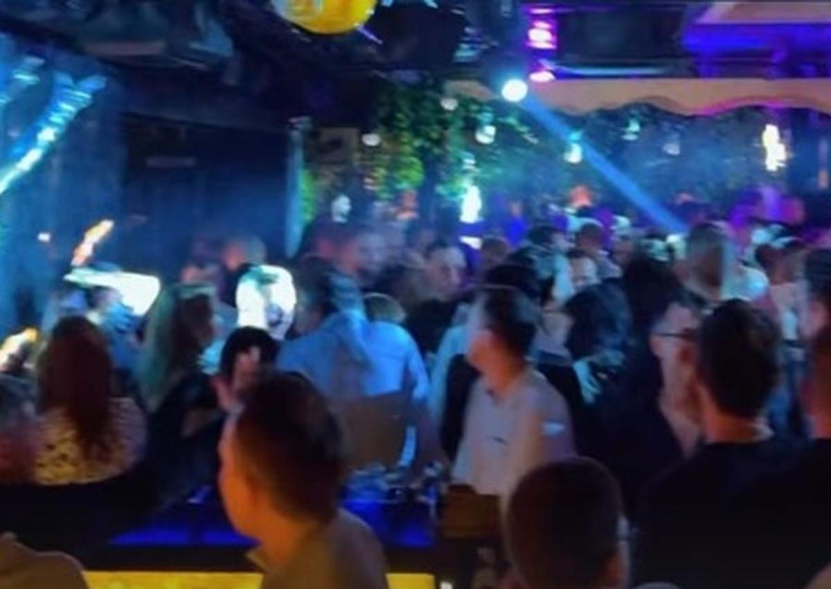 Dinamoviștii și oltenii, distracție în club