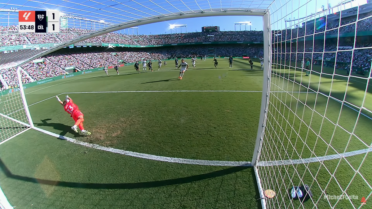 Ionuț Radu a apărat un penalty în Elche - Celta Vigo
