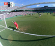 Ionuț Radu a apărat un penalty în Elche - Celta Vigo. FOTO: captură La Liga