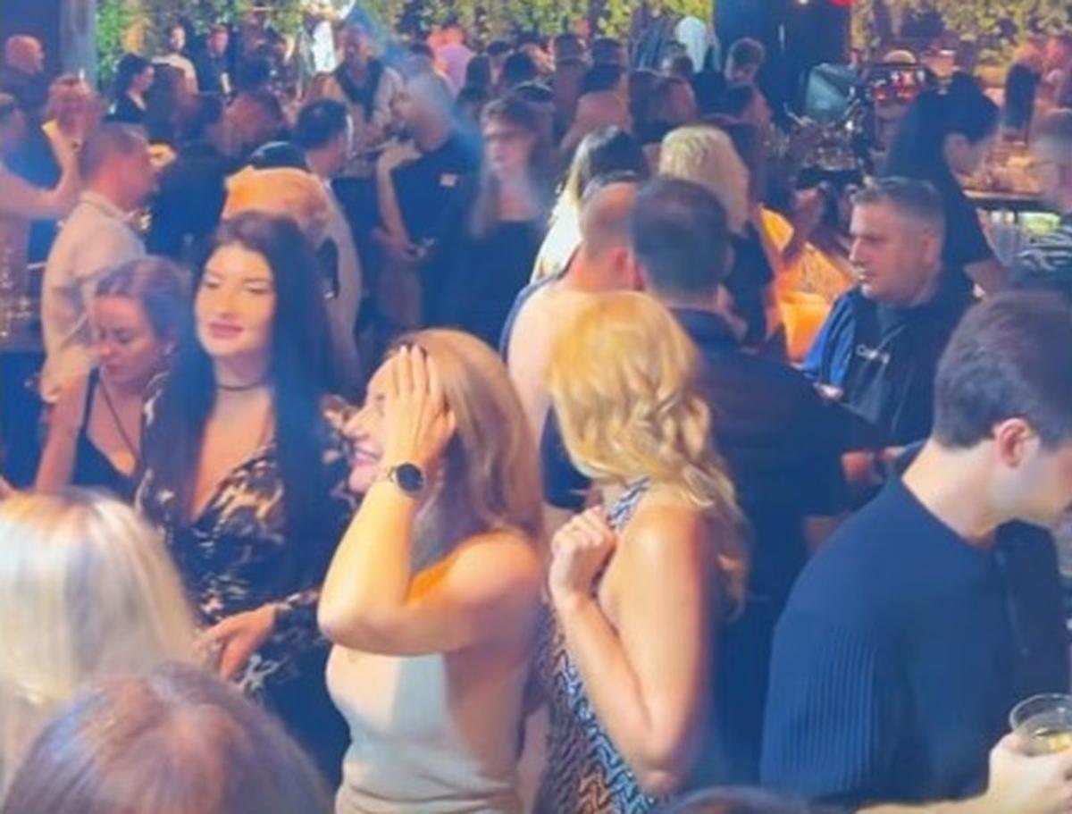 Dinamoviștii și oltenii, distracție în club