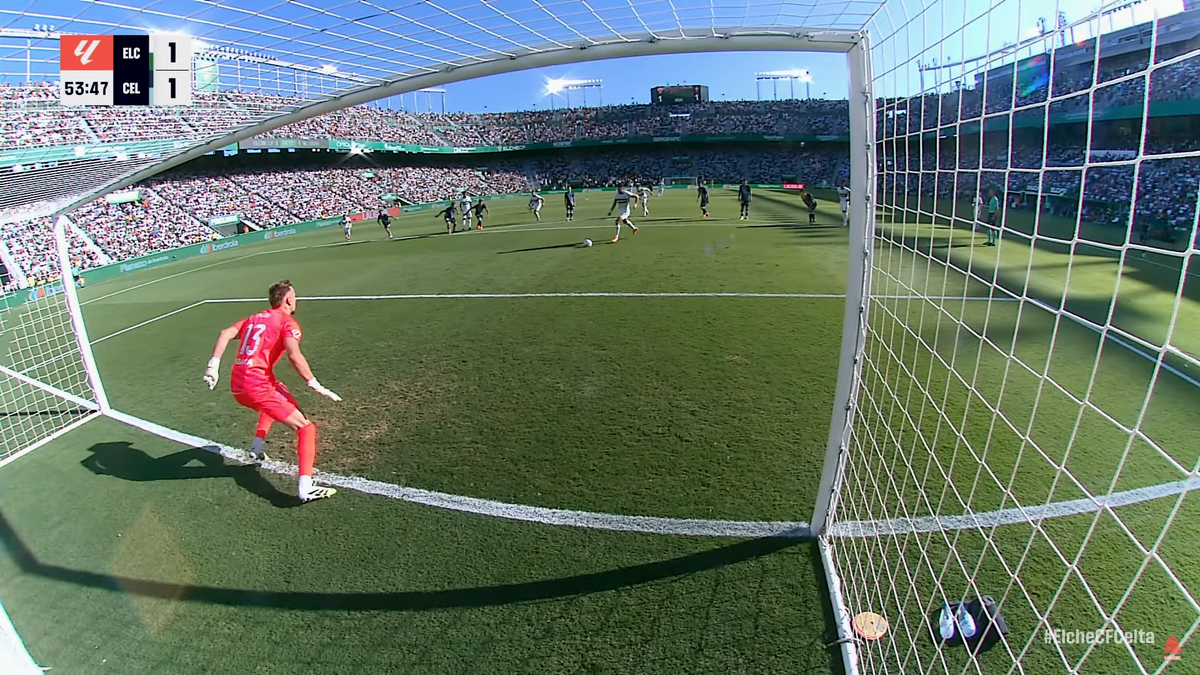 Ionuț Radu a apărat un penalty în Elche - Celta Vigo
