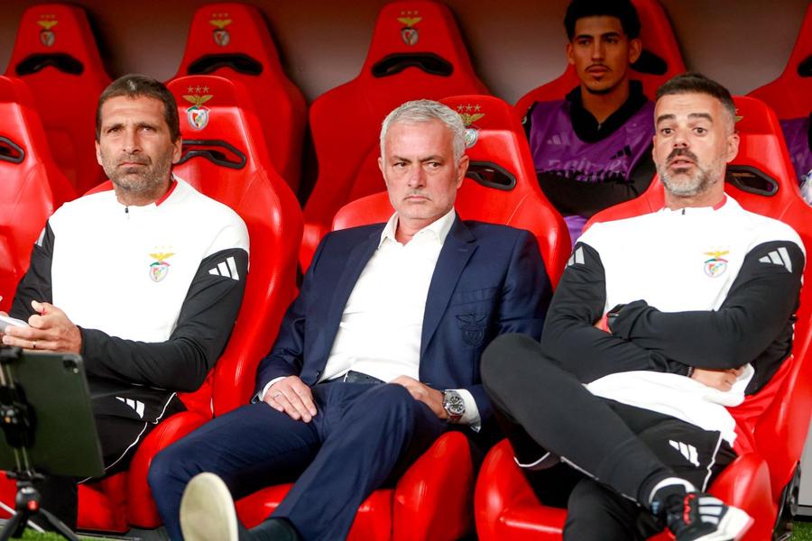 Jose Mourinho, la meciul dintre Benfica și Gil Vicente / Foto: Imago Florentino Perez i-a făcut „ofertă verbală” lui Mourinho » Ce condiții pune antrenorul Benficăi pentru a semna!