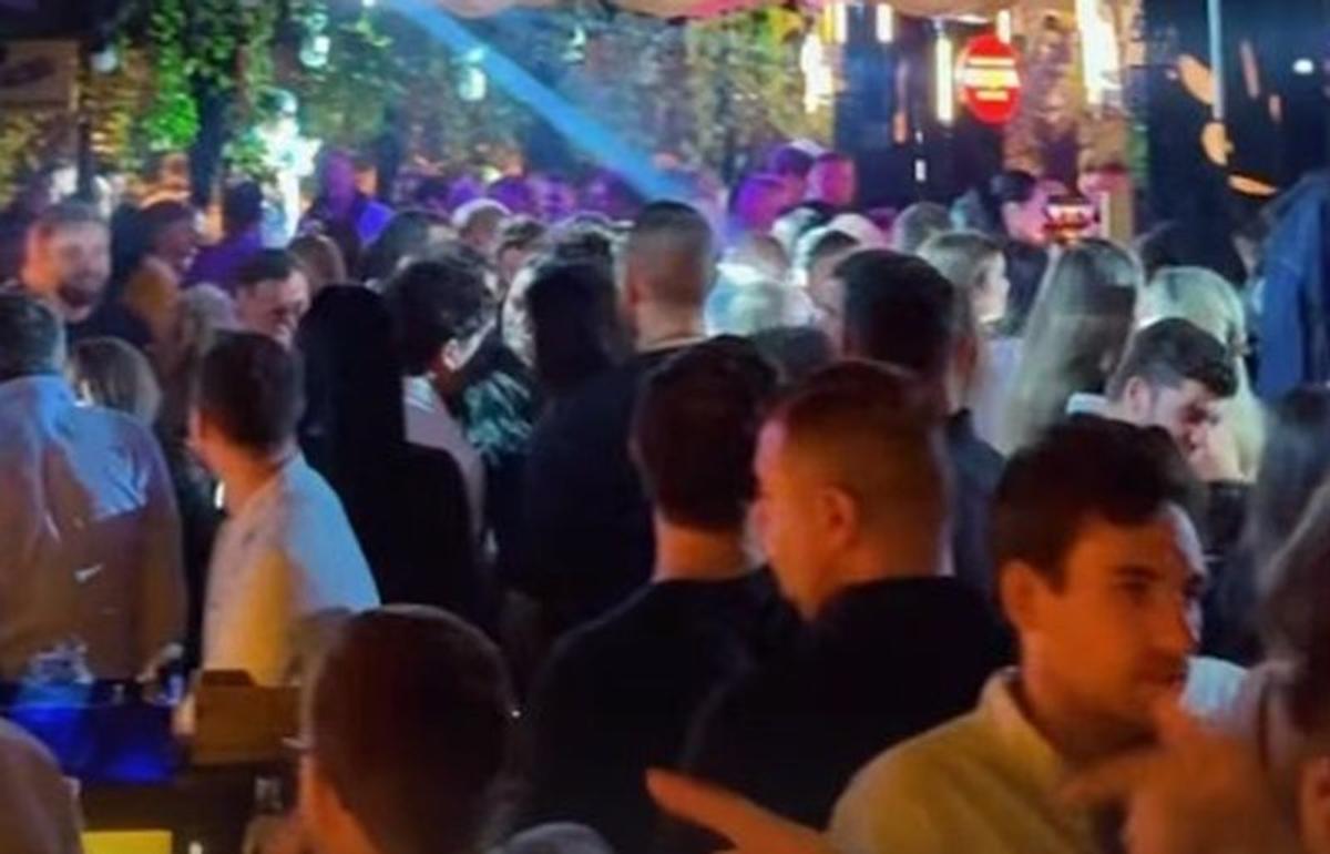 Dinamoviștii și oltenii, distracție în club