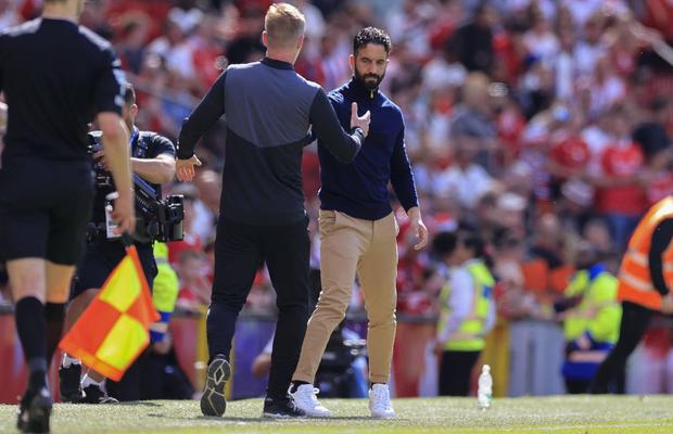 Manchester United îi caută înlocuitor lui Ruben Amorim » Favorit e un antrenor proaspăt demis de la altă echipă!