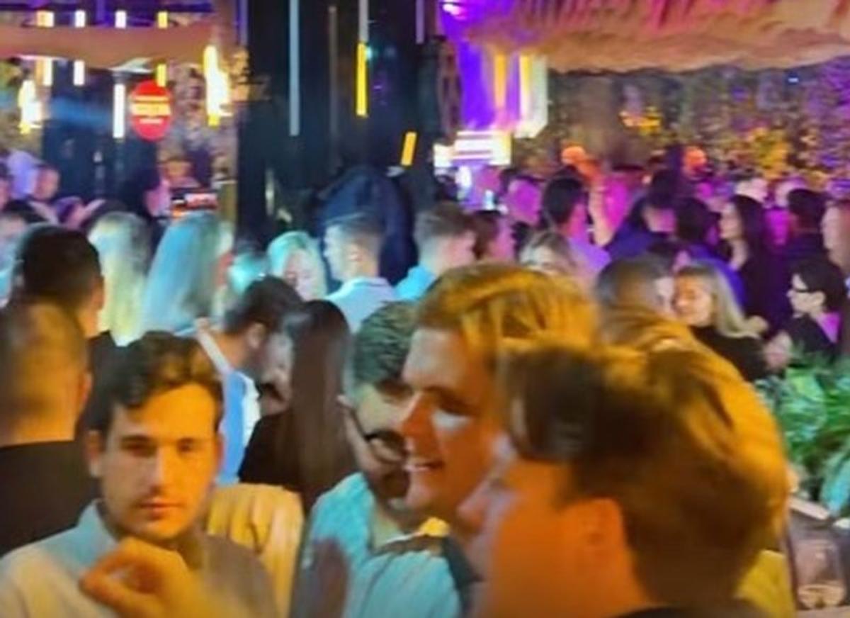 Dinamoviștii și oltenii, distracție în club