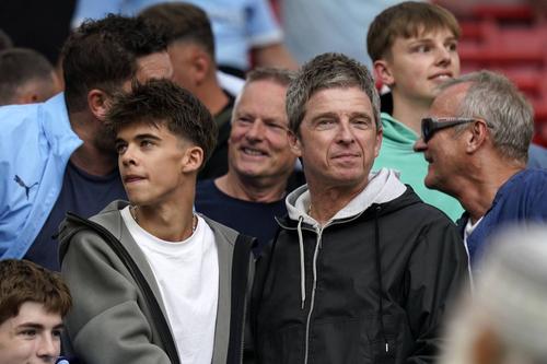 Liam Gallagher, în tribună, la un meci al lui Manchester City / Foto: Imago
