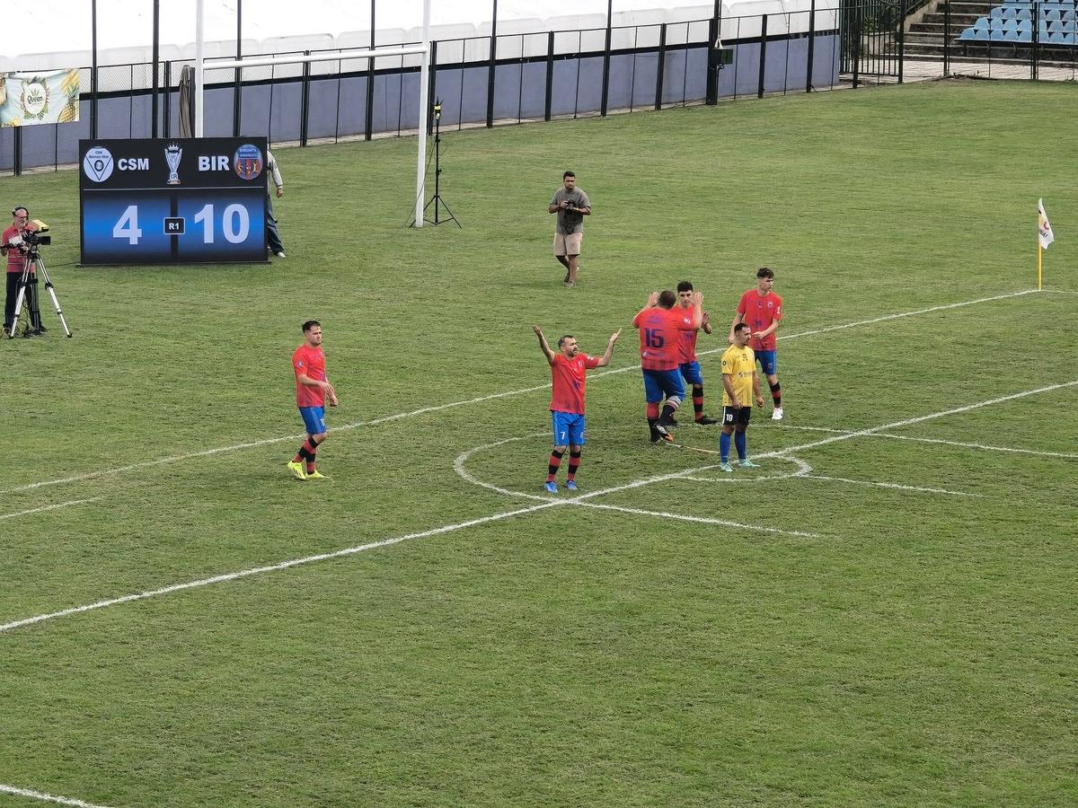 Competițiile de oină din weekendul 26-27 septembrie s-au desfășurat pe Stadionul Cotroceni