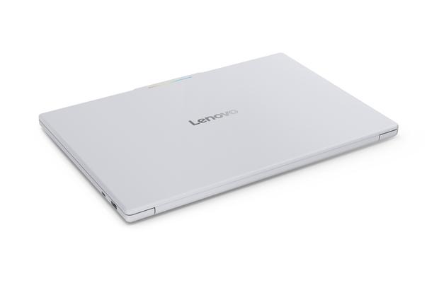 Lenovo lansează primul său Googlebook, cu experiențe AI premium într-un design elegant și ușor