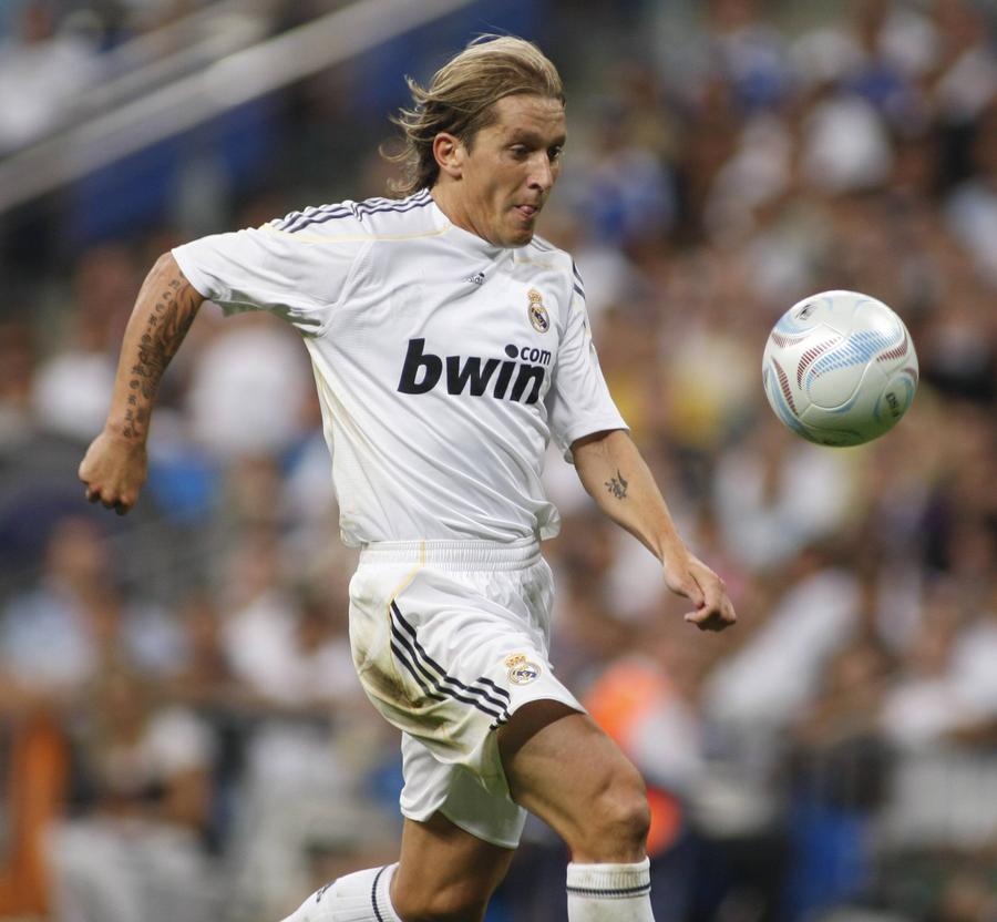Michel Salgado, jucând pentru Real Madrid // foto: Imago Images Surpriză! Legenda lui Real Madrid debutează în antrenorat la Liga a 4-a