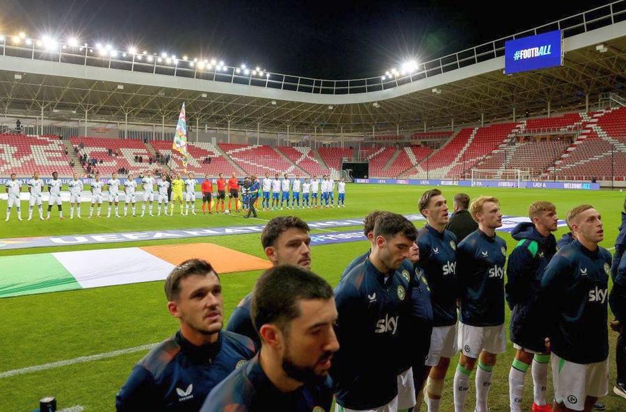 Titularii Irlandei au plecat capul la intonarea imnului israelian, rezervele lor s-au întors cu spatele / Foto: Imago Scandalul de aseară din Liga Națiunilor se încinge: „Ați făcut salutul hitlerist!”