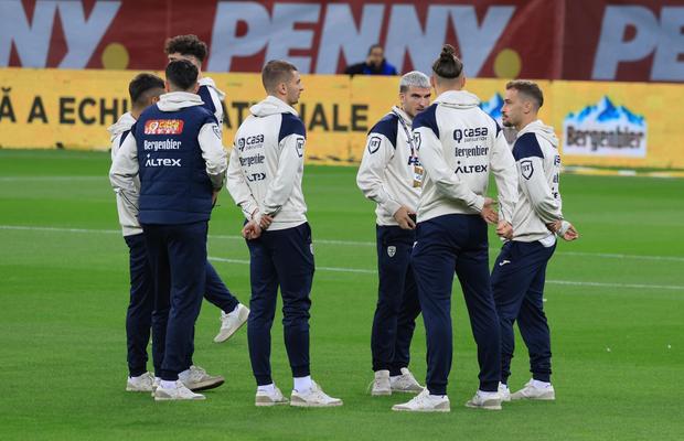 Fanii au văzut echipa de start aleasă de Gică Hagi și au răbufnit în comentarii: „Nu mai are rost să ne uităm, noapte bună! Face mișto”