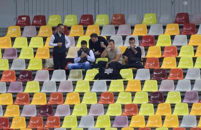De ce au fost fani în tribune la România - Bosnia, deși UEFA a interzis accesul spectatorilor