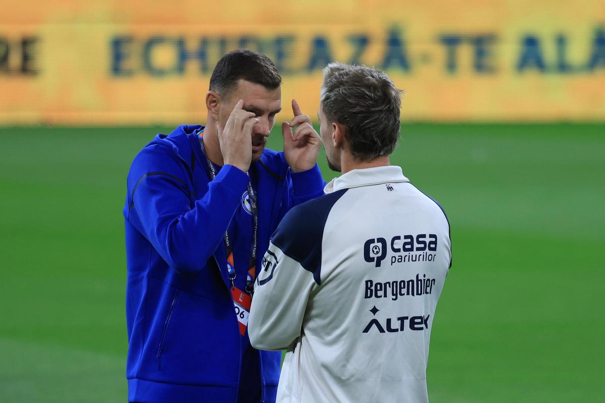 Fanii au văzut echipa de start aleasă de Gică Hagi și au răbufnit în comentarii: „Nu mai are rost să ne uităm, noapte bună! Face mișto”