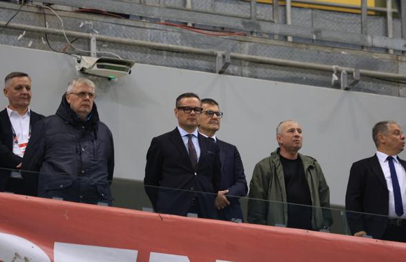 Apariții rare la România - Bosnia, meci cu porțile închise
