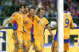 „Ianis Hagi ar trebui să joace” » Fostul tricolor Iulian Apostol intervine în polemica zilei: „Sunt indispensabili pentru națională!”. Despre cine spune că „ar trebui să predea ștafeta”