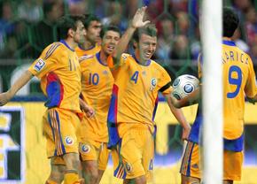„Ianis Hagi ar trebui să joace” » Fostul tricolor Iulian Apostol intervine în polemica zilei: „Sunt indispensabili pentru națională!”. Despre cine spune că „ar trebui să predea ștafeta”