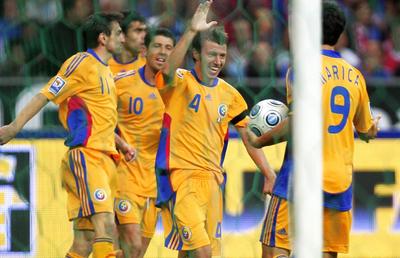 „Ianis Hagi ar trebui să joace” » Fostul tricolor Iulian Apostol intervine în polemica zilei: „Sunt indispensabili pentru națională!”. Despre cine spune că „ar trebui să predea ștafeta”