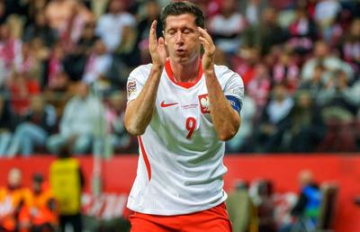 Umilit în Suedia, titular cu România? » „Lewandowski, ce final trist de carieră! Pe lângă el, Messi e pe Everest”