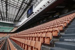 Inter și Milan vând bucăți din „San Siro”: 273 de tone de plastic! » 80% din scaune pot fi luate amintire de fani