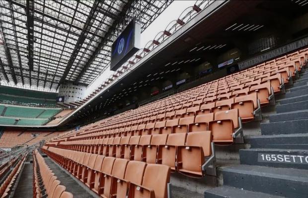 Inter și Milan vând bucăți din „San Siro”: 273 de tone de plastic! » 80% din scaune pot fi luate amintire de fani