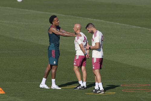 Eder Militao a reluat antrenamentele, după 5 luni de la accidentare // foto: Imago Images