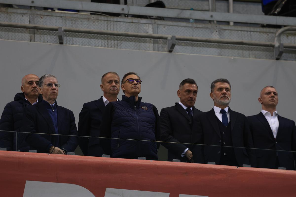 Personalitățile prezente la România - Bosnia
