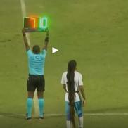 Aedan Scipio (Anguilla) a fost tras de păr de Keon Greene și de Shalon Knight din Antigua și Barbuda, în timpul unui meci din Liga Națiunilor CONCACAF