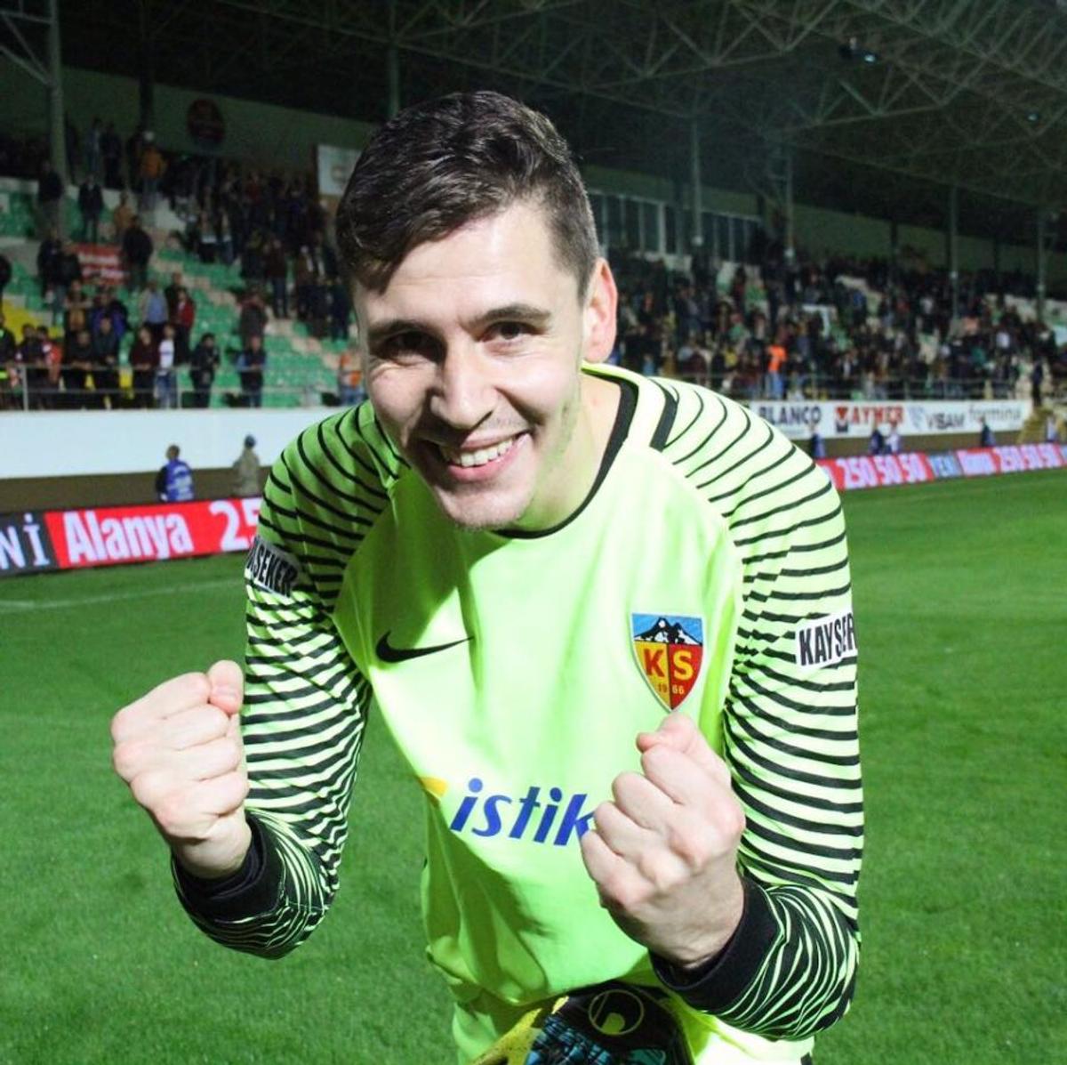 MALATYA - KAYSERI 4-0 // VIDEO Silviu Lung, gafă de cascadorii râsului în Turcia! I-a sărit mingea!