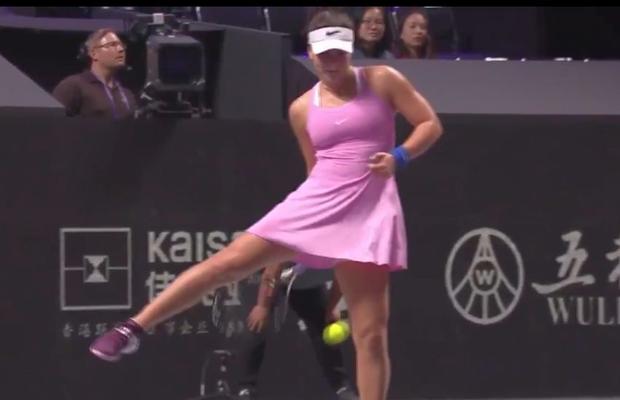 SIMONA HALEP - BIANCA ANDREESCU // VIDEO Ce-a fost asta? Halep, vrăjită de o lovitură a Biancăi