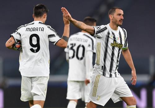 Alvaro Morata (28 de ani) a avut 3 goluri anulate de VAR în duelul Juventus - Barcelona, din grupa G a Ligii Campionilor.