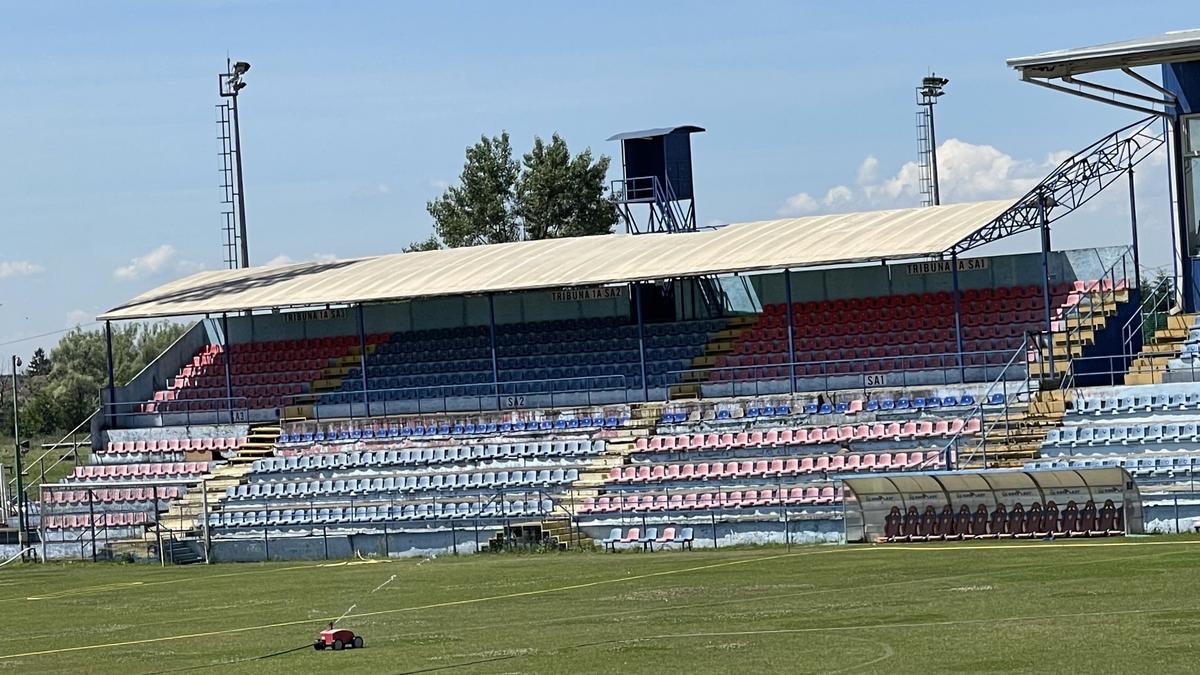 Fără fotbal şi blocat de procese » Imagini dezolante cu stadionul din Târgu Mureș